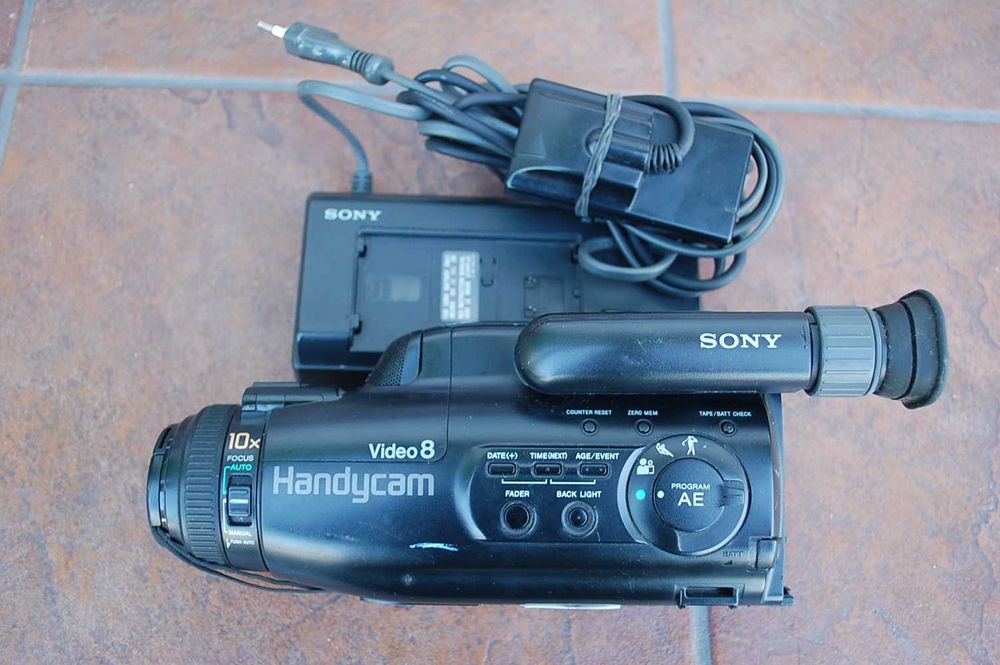 Kamera analogowa Sony handycam Video 8 CCD-FX400E - Na części