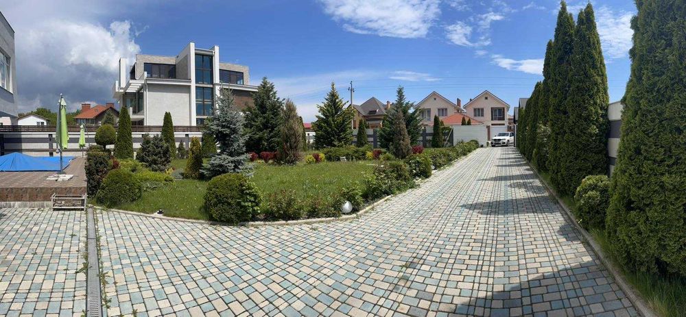 Продаж сучасного будинку в Совіньйоні у стилі Хайтек.
