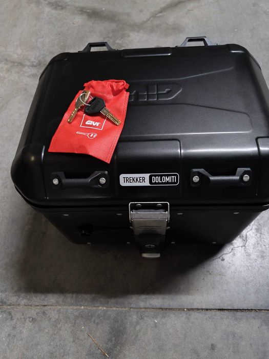 Baú "Top Case" GIVI para motociclo