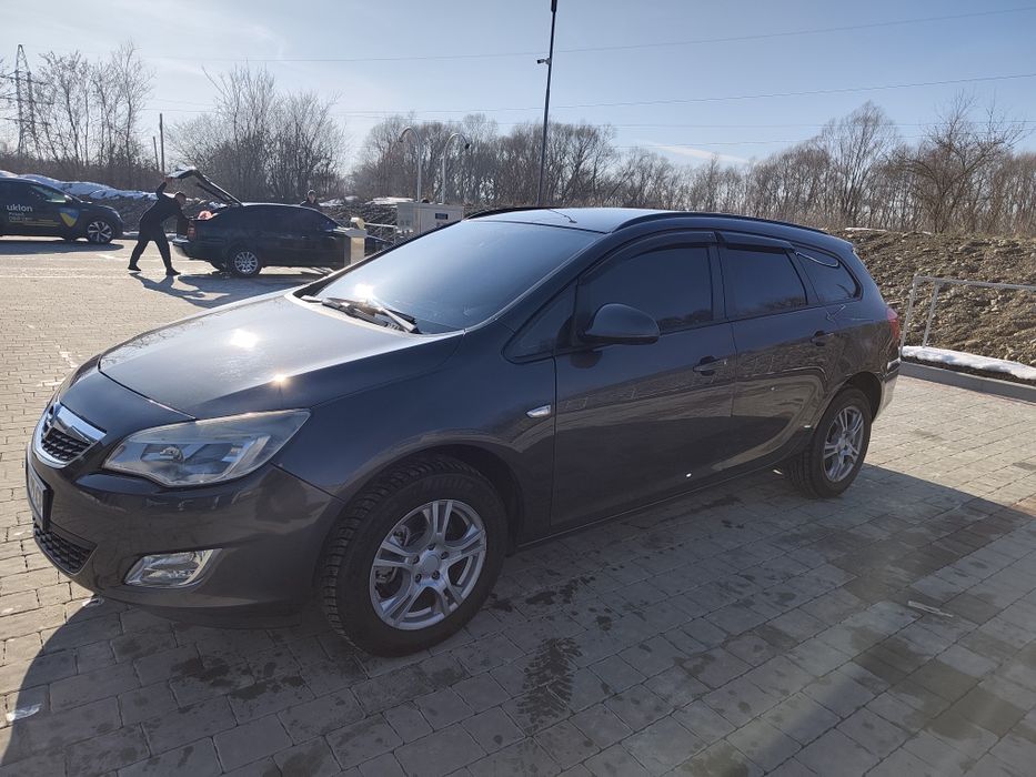 Opel astra 2011 рік. Дизель 1,7
