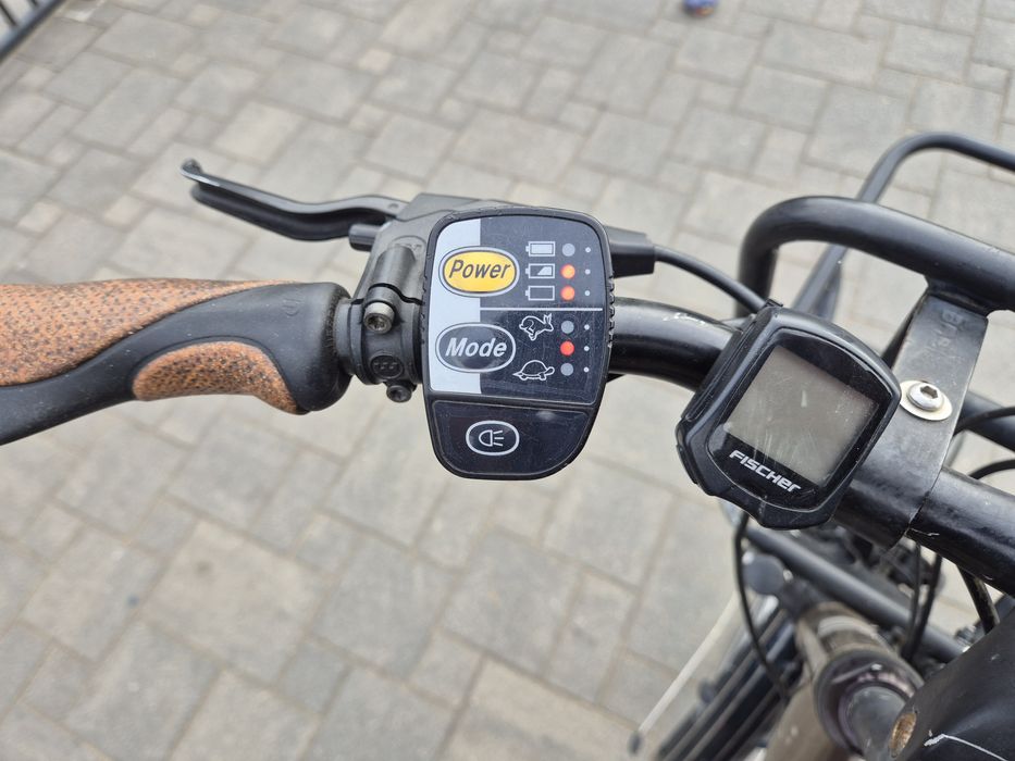 Rower elektryczny miejski bagażnik