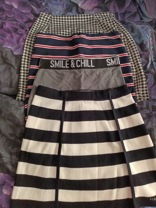 Spódniczki 4 sztuki 60-70 pas