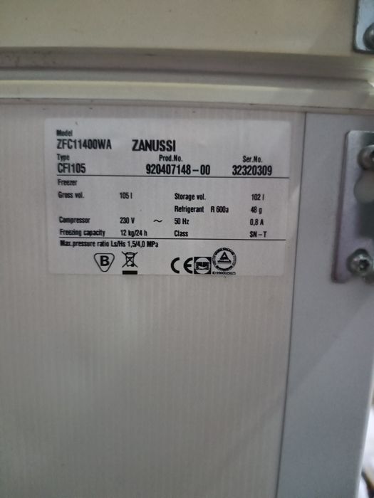 продам морозильну камеру Zanussi