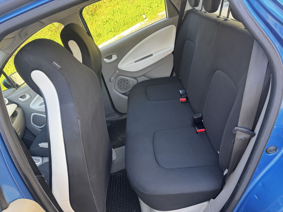 Vendo renault zoe  41kw de 2019 com 180.000kms. Baterias proprias