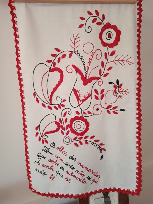 Lenços Dos Namorados Em Linho Bordados À Mão