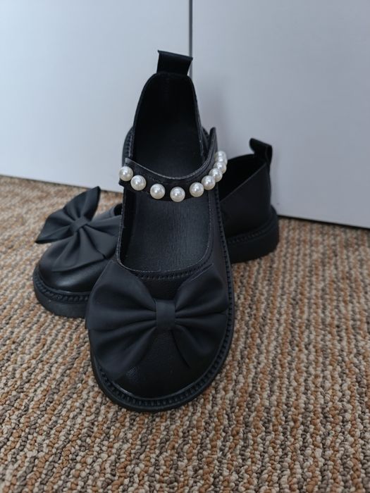 Туфельки для дівчинки