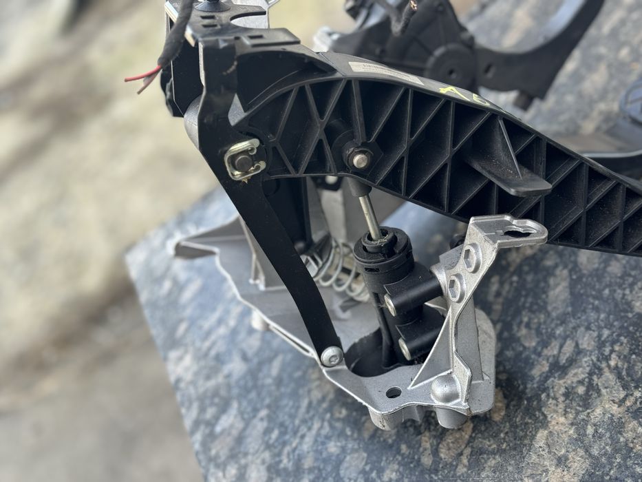 Педалі Audi a6 c6 механіка газ тормоз щеплення ауді а6 с6 педалі ауді