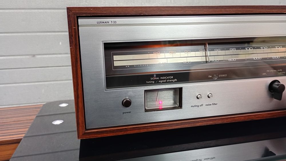 Tuner Luxman T-33 Palisander.