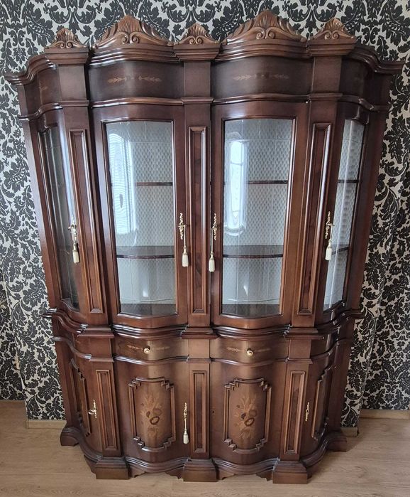 Kredens/witryna czterodrzwiowy przeszklony