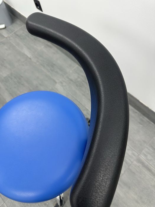 Продам стульчик стоматологичный