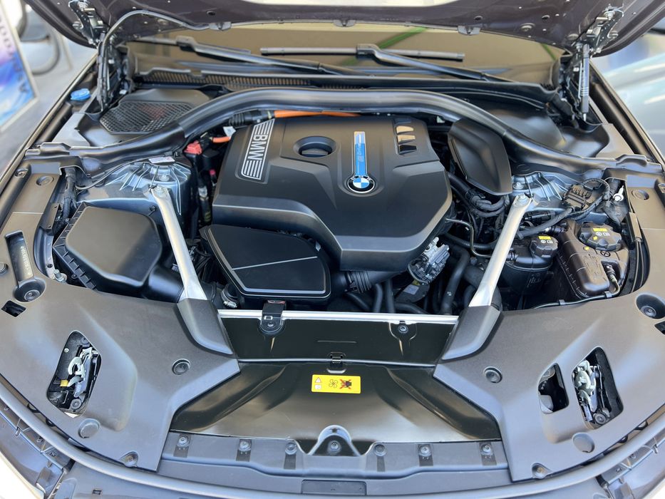 BMW 530e Pack M | 292cv | HUD | 360º | ACC | Soft Close | 133.000 km