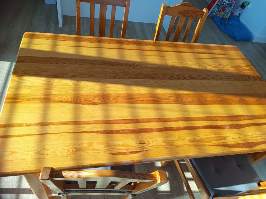 Stół z krzesłami (6 krzeseł)komplet