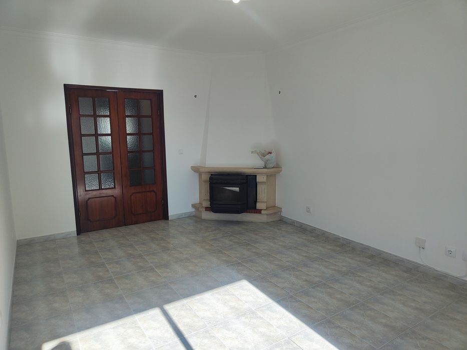 T2 com 84 m², Varanda e Ar Condicionado | Quinta do Conde
