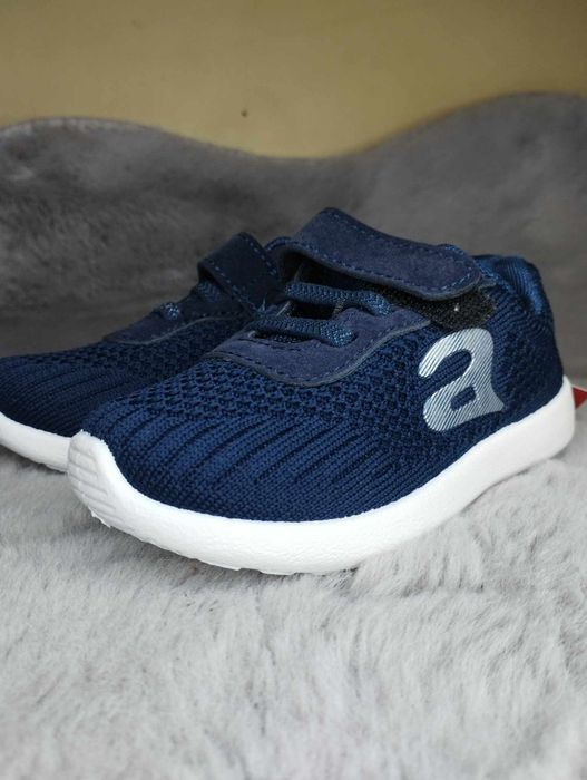 Adidasy na rzepę