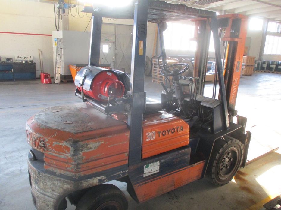 Wózek widłowy Toyota 5FGF30, 3 tony, widly tekeskopowe gazowy