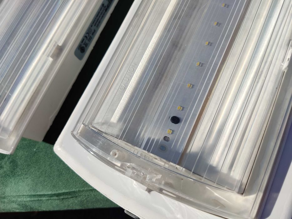 3 Armaduras de emergência LED