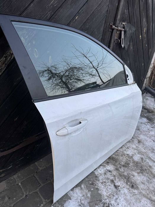 HYUNDAI i20 Drzwi prawy przod