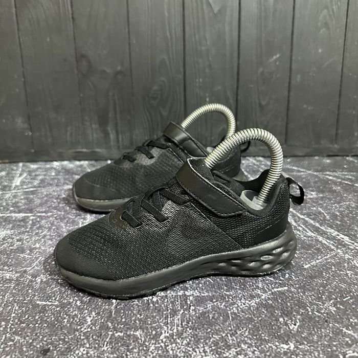 Дитячі легенькі кросівки Nike Revolution 28.5/18 cm