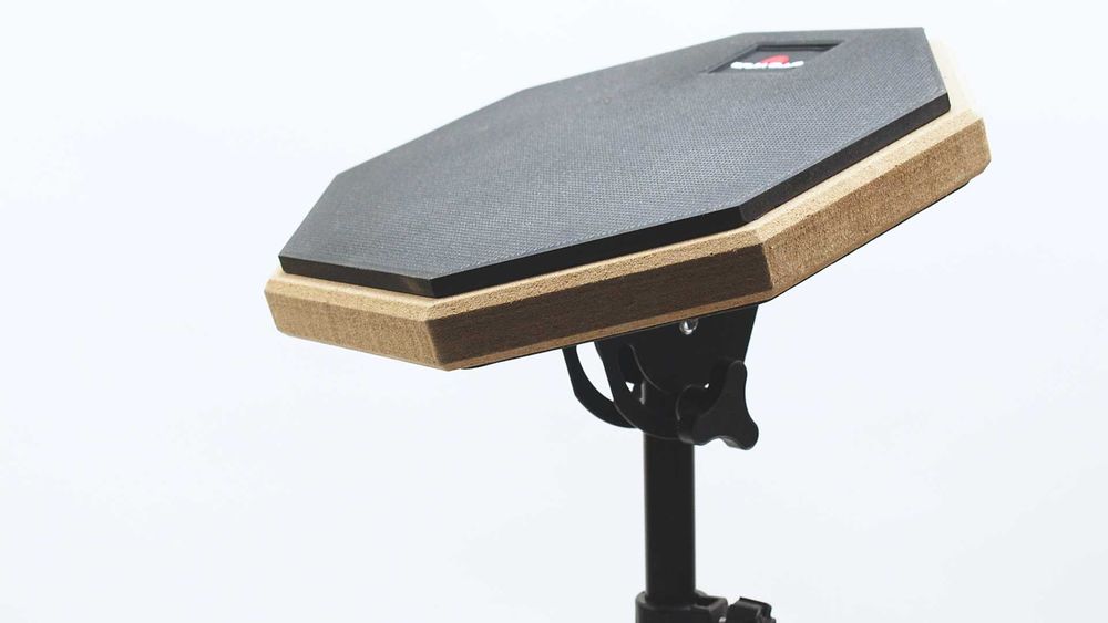 Тренувальний пед тренировочный со стойкой, барабанный пэд