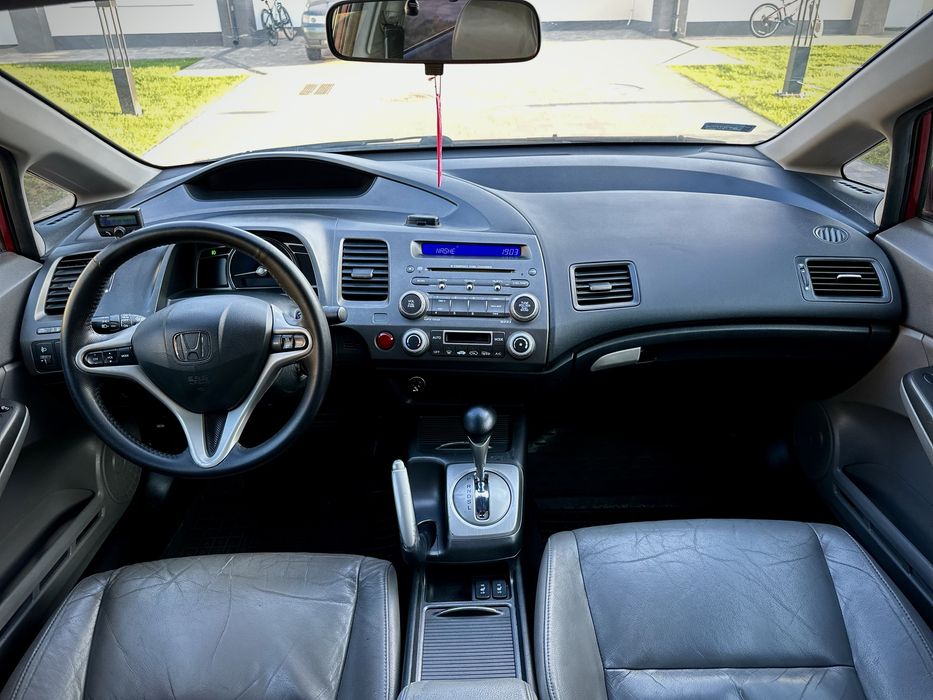 Honda Civic hybrid газ/бензин