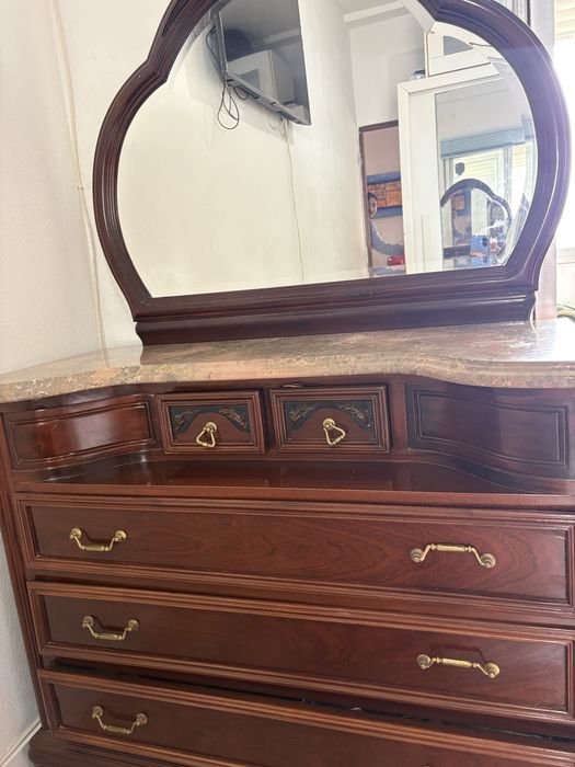 Jogo de quarto em madeira e pedra