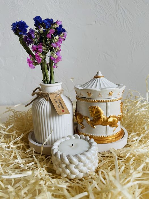 Подарункові набори свічки в гіпсових кашпо