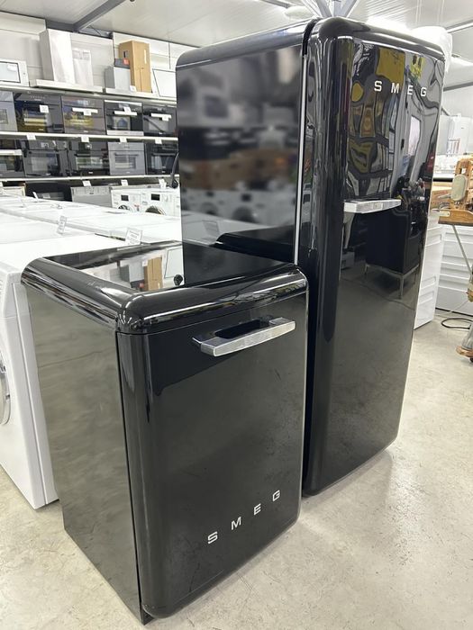 Комплект від SMEG  холодильник та посудомийна машина