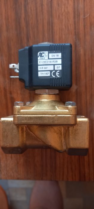 Продам электромагнитный клапан и тепловой датчик потока жидкости.