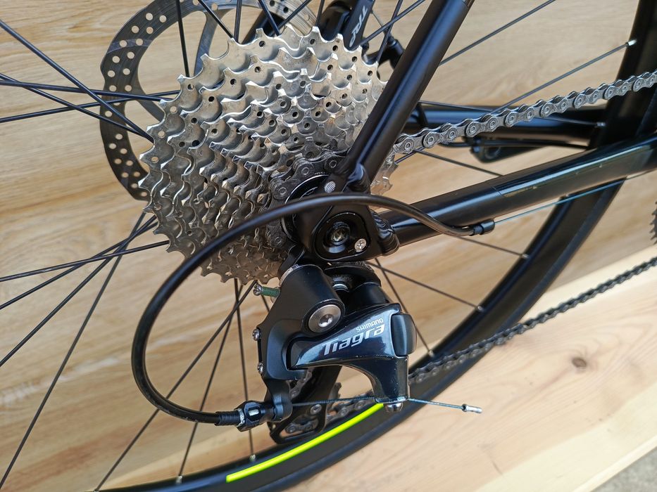 Rower szosowy Cube Attain Race Disc Shimano Tiagra r.60  stan idealny