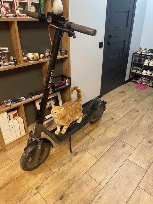 Продам электросамокат Xiaomi Electric Scooter 6