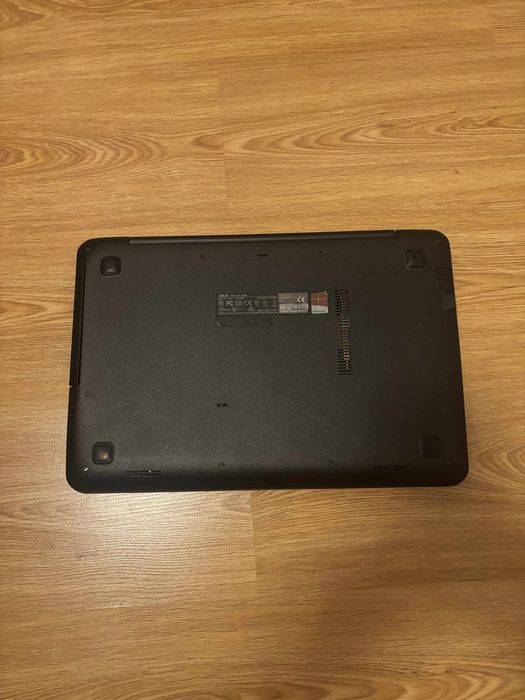 Laptop ASUS.