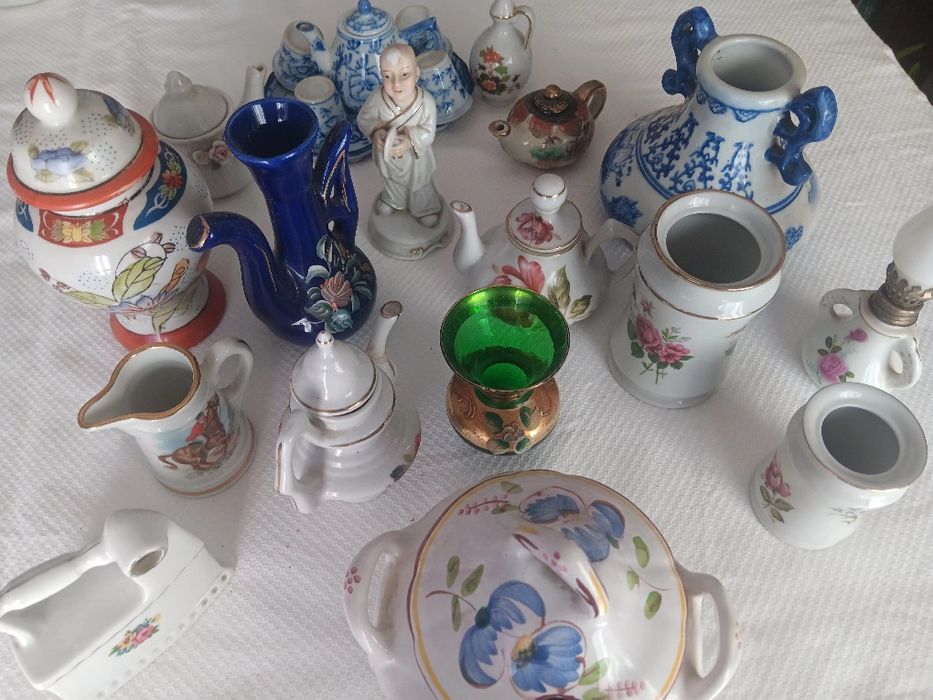 Vendo diversos biblos