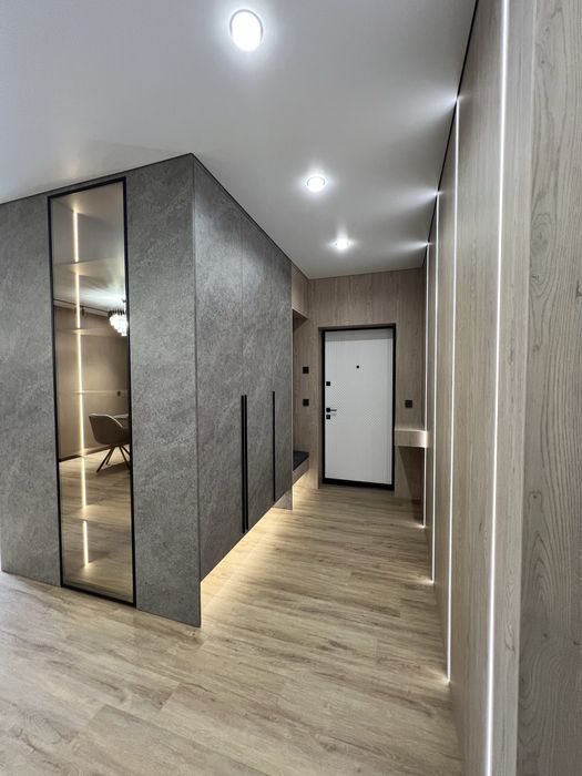 Продається стильна, велика 2-кімнатна квартира в центрі в ЖК Квартал 5