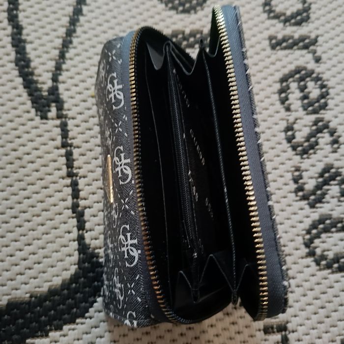 Nowy Portfel damski GUESS