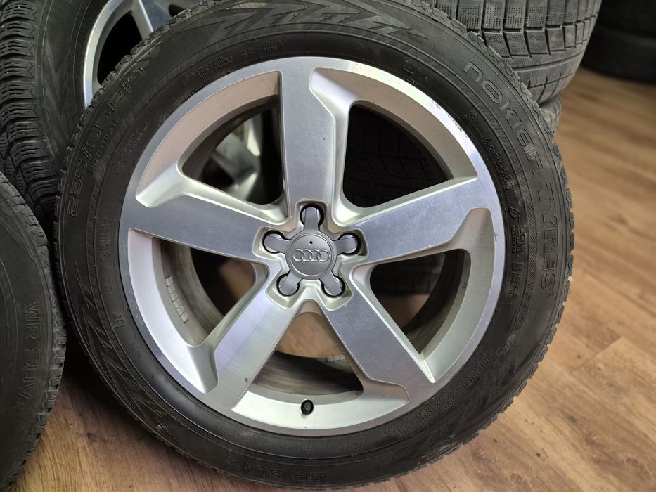 Продаж оригинільних дисків AUDI Q5 8JxR19 з зимовою гумою 235/55/19