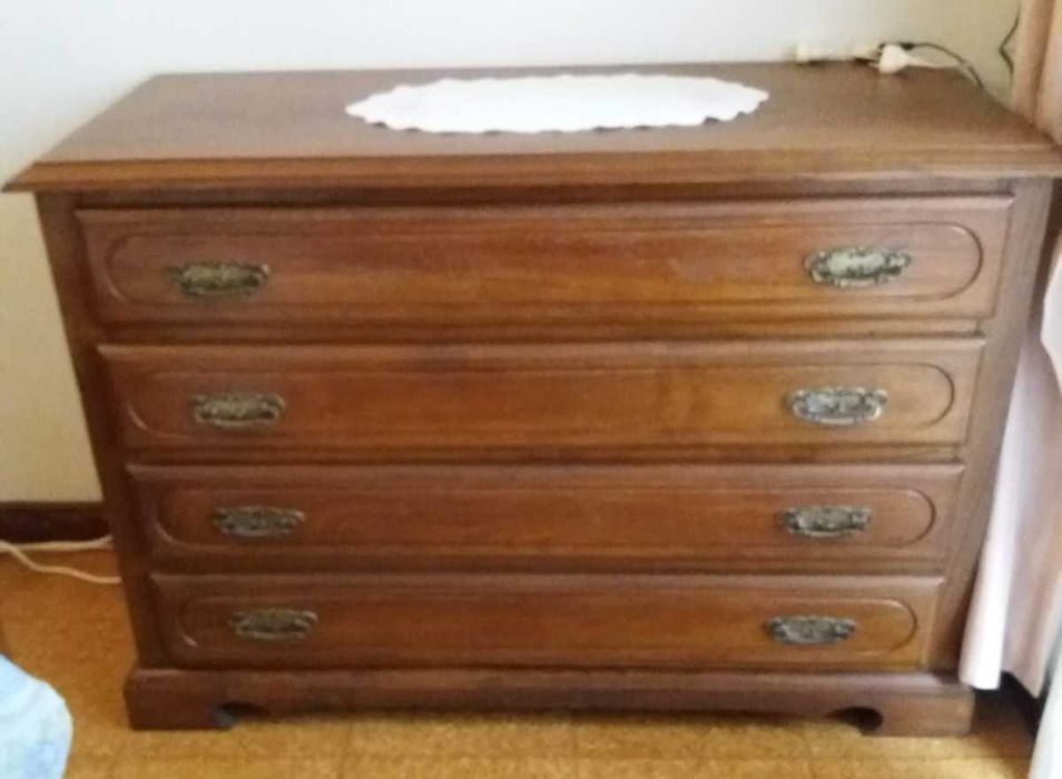 Quarto de casal completo em madeira