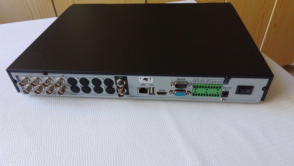 Rejestrator cyfrowy "BCS" DVR0404LE-A 4 kanałowy HDMI 3D D1 25 kl/s