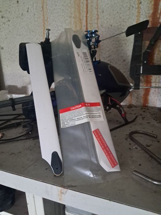 Drone helicóptero e avião telecomandado