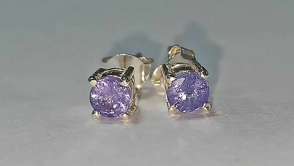 Пусети з танзанітом. Танзаніт. Танзанит. Гвоздики с танзанитом.