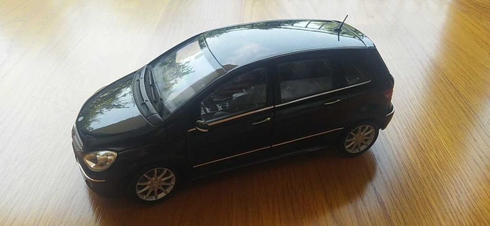 Miniatura Mercedes Classe B
