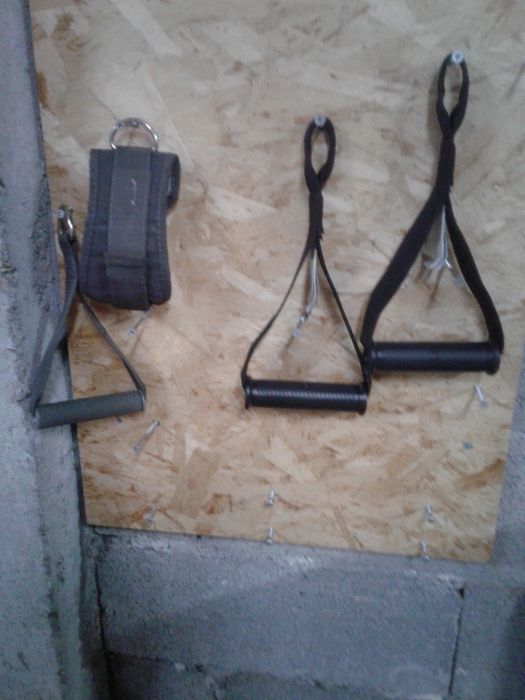 Máquina de musculação multifunções DOMYOS HG60-4, com muitos acessório