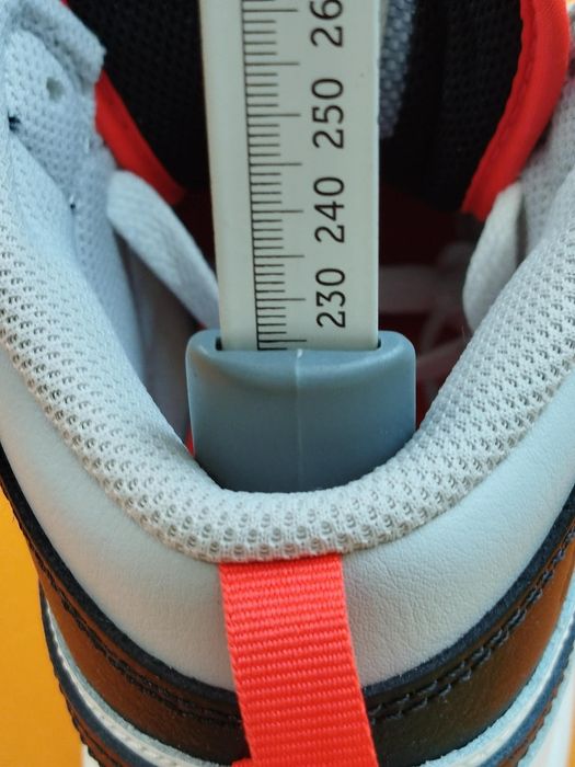 Buty Jordan 1 Mid
