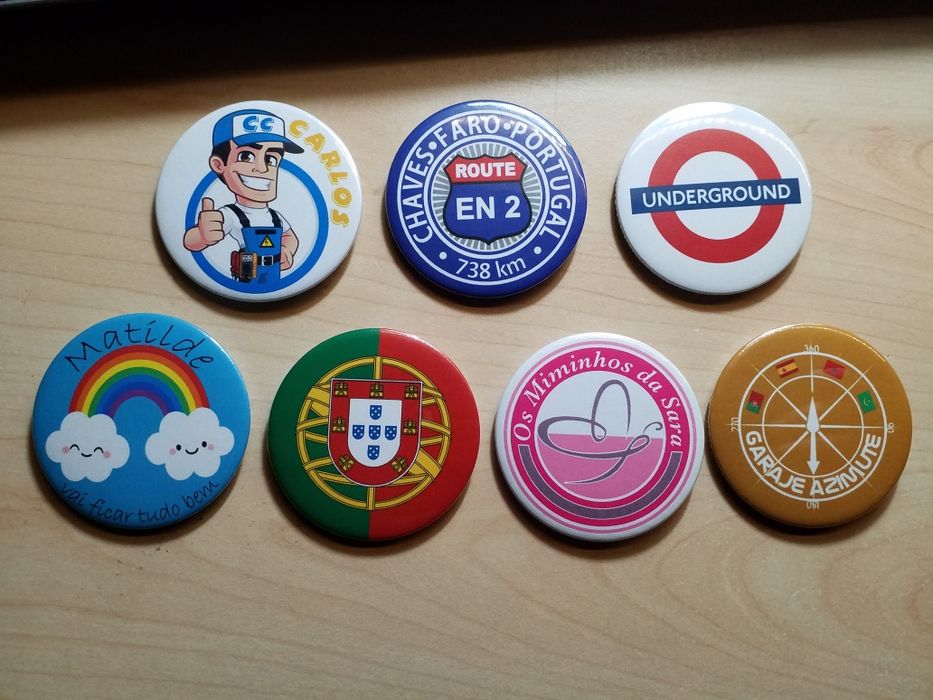 Crachás personalizáveis com 45 mm ou 58 mm de diâmetro