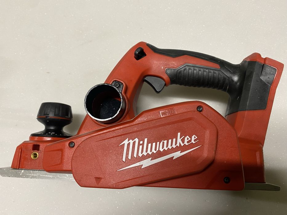 Strug Akumulatorowy Milwaukee M18 BP