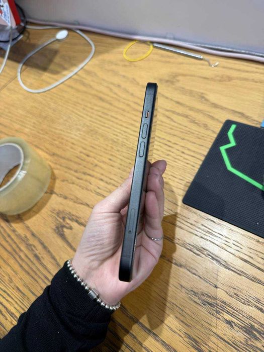 Б/У iPhone 15 128GB Black - Оплата частинами