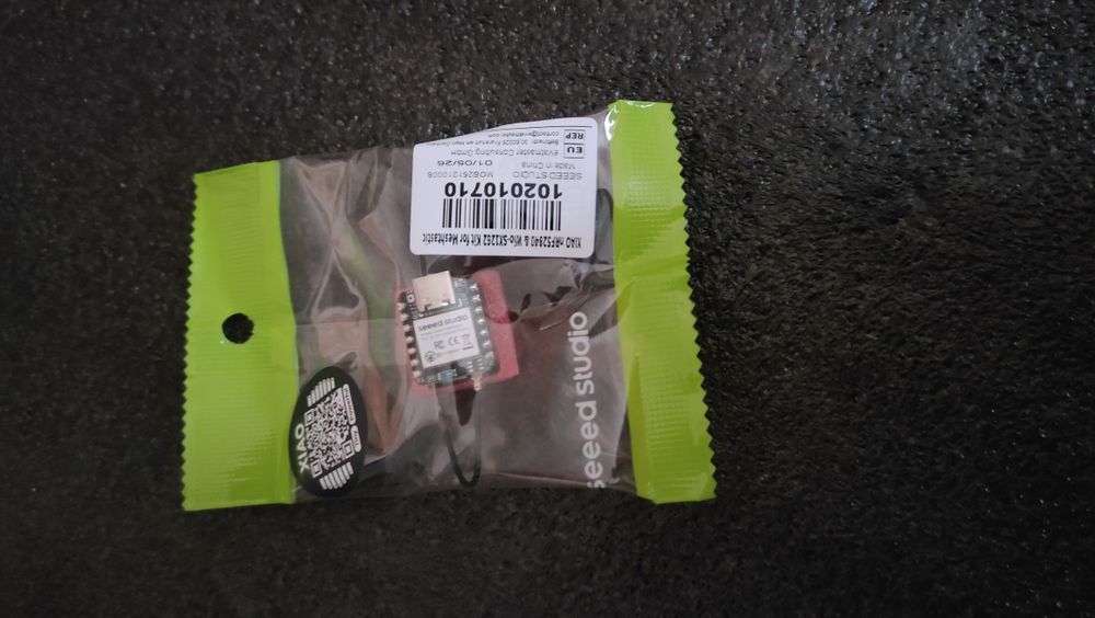 Seeed Studio XIAO nRF52840 + Wio-SX1262