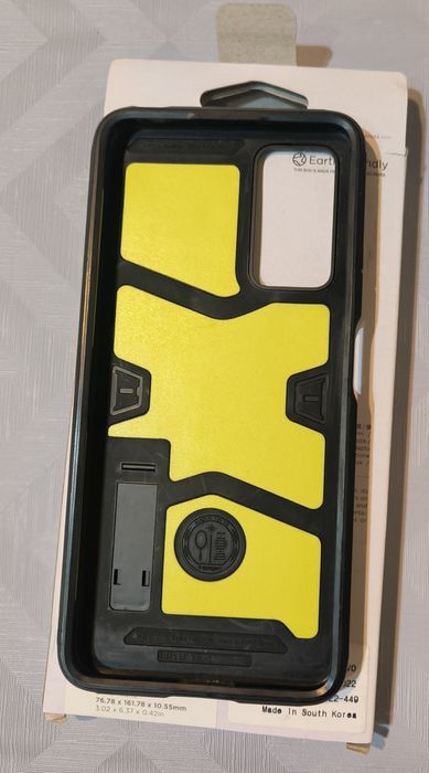 Capa Spigen - Xiaomi note 11pro 5g 
A marca atrás é do aplique do quad