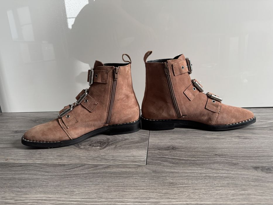 Efektowne botki ze skóry Topshop 41