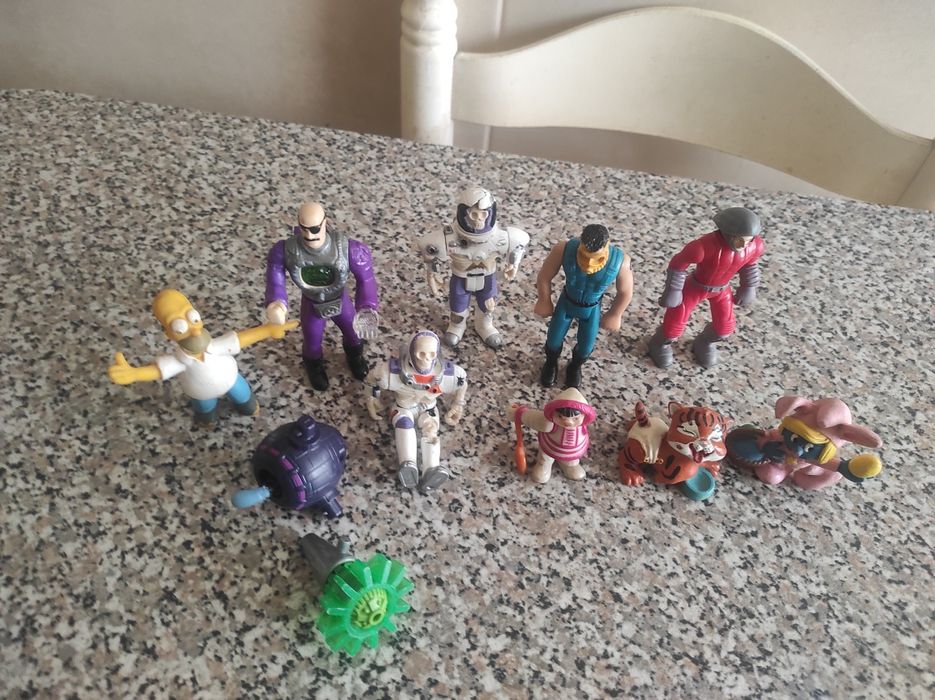 Lote de Bonecos de Miniaturas