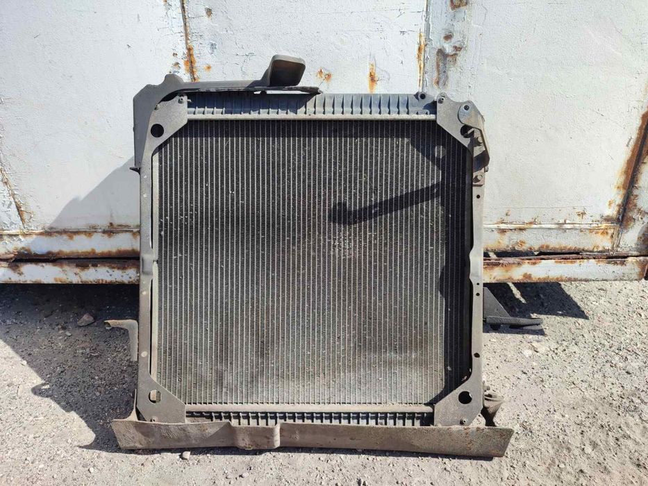 Продам б/у радіатори для всіх моделей вантажних автомобілів Mercedes